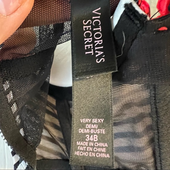 Victorias Secret Very Sexy Demi-Buste Push-Up Bra Size 34B - Picture 6 of 6